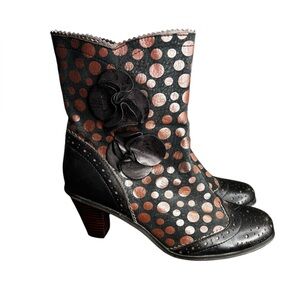 L'Artiste Spring Step Perignon Wing-tip Polka Dot Boots Black Leather 42-10.5-11